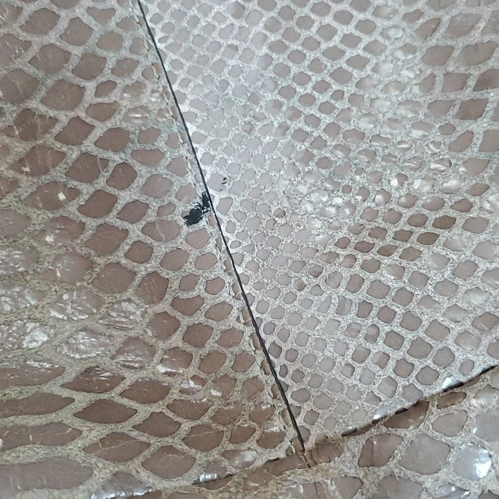 G.I.L.I python leather embossed shoulder bag